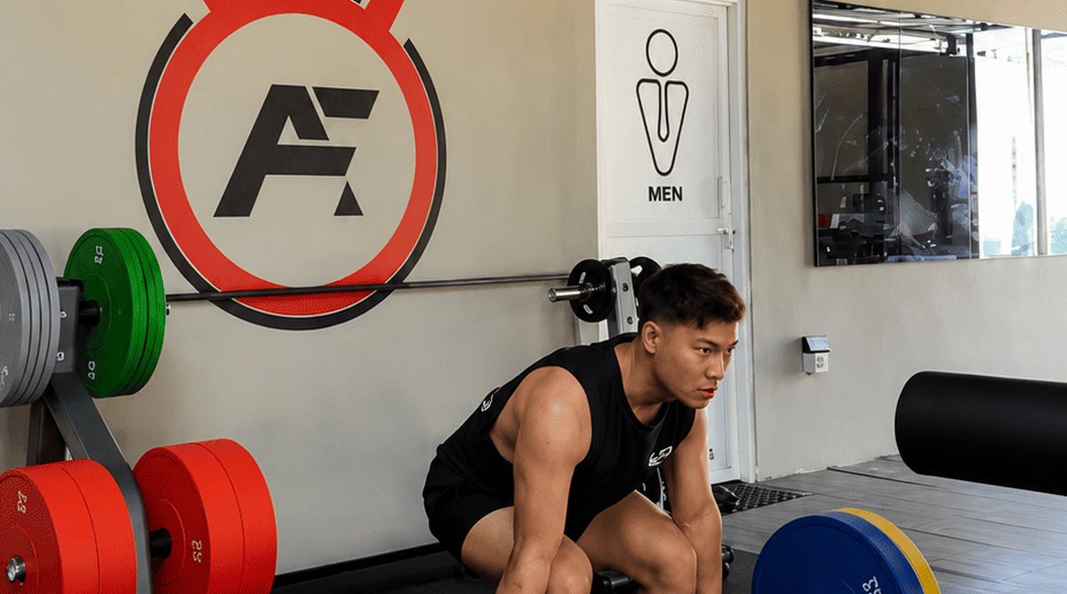 Strength training with barbells and free weights